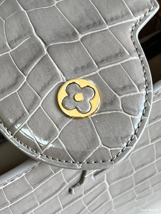 First bag ru BB LOUIS CAPUCINES VUITTON 0716